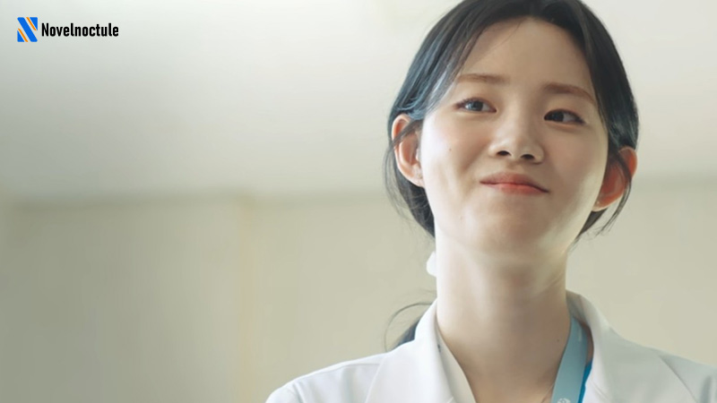 Nam Kyung cười vui với gia đình bệnh nhân cô dâu
